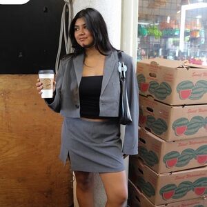 Djerf Avenue Must Have Mini Skirt Grey & It Blazer Grey